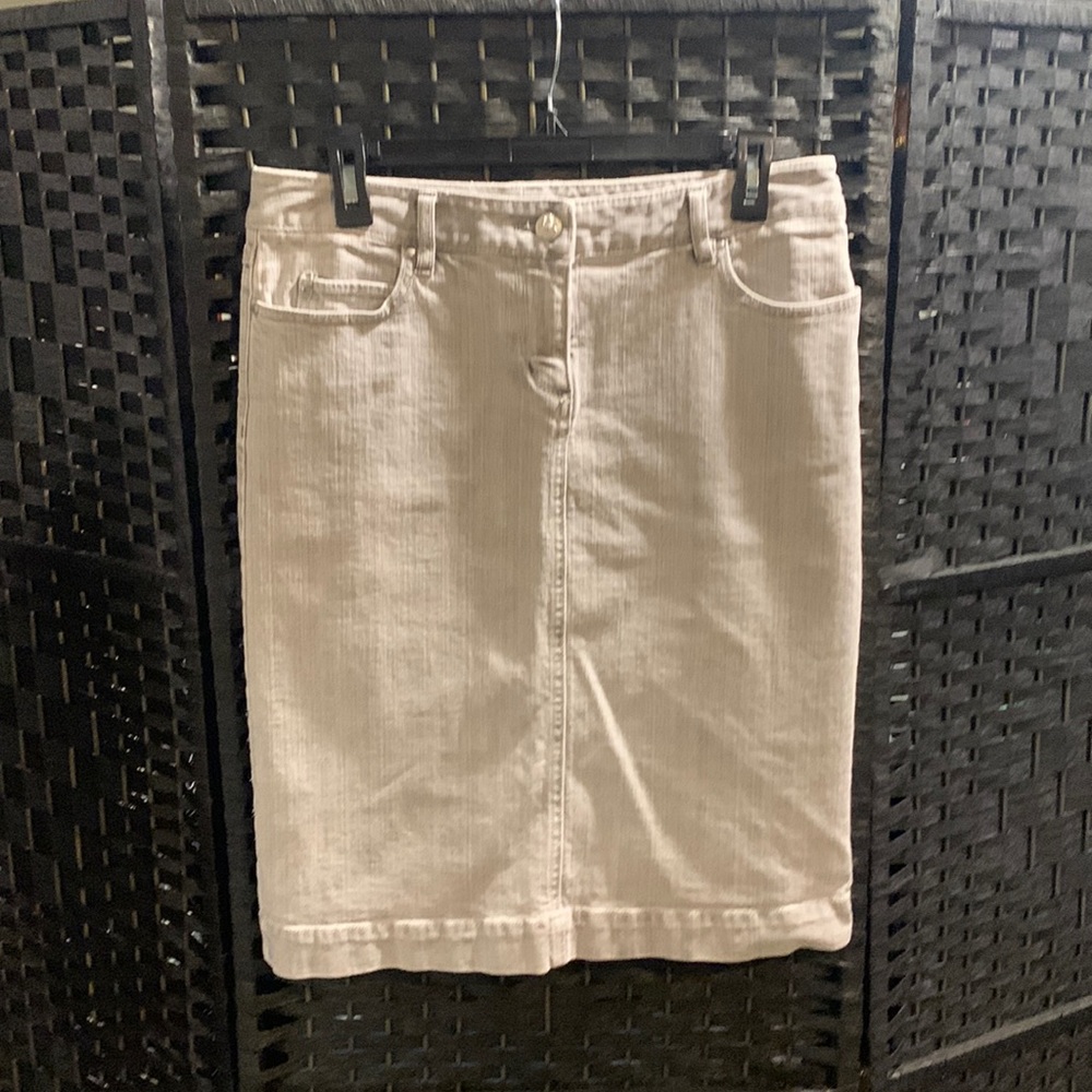 Cabi grey jean skirt size 8